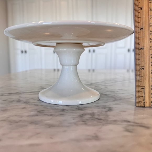 Moorcroft Cream Magnolia 7 1/2" round pedestal plate 4" tall. Excellent Conditio - Picture 6 of 10